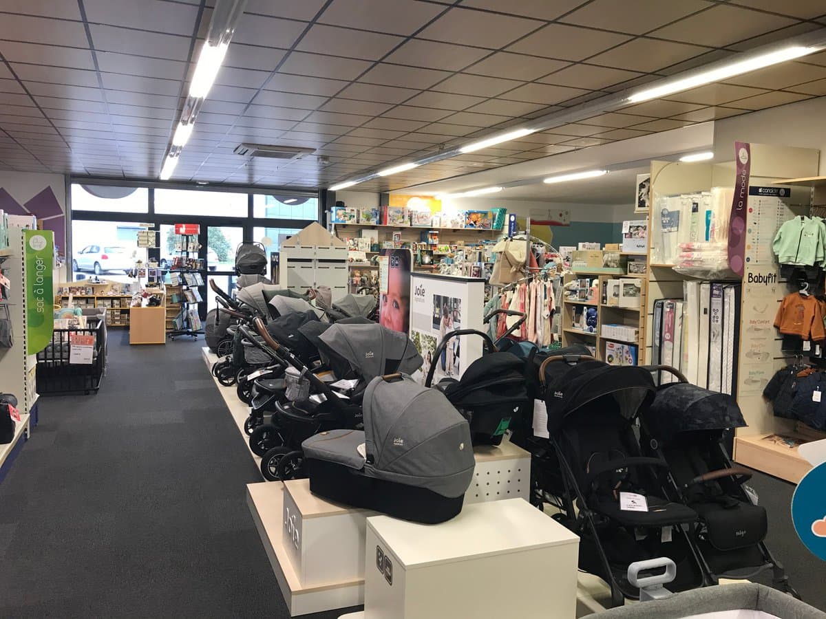 Boutique "Autour de Bébé" franchisée - Davézieux (07430) - photo 3