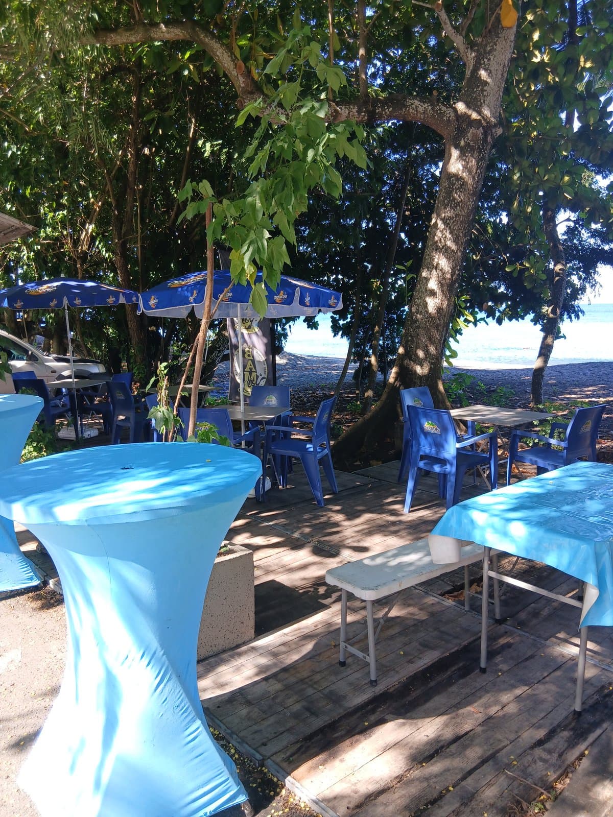Snack tout équipé face à la mer au Carbet (Martinique)