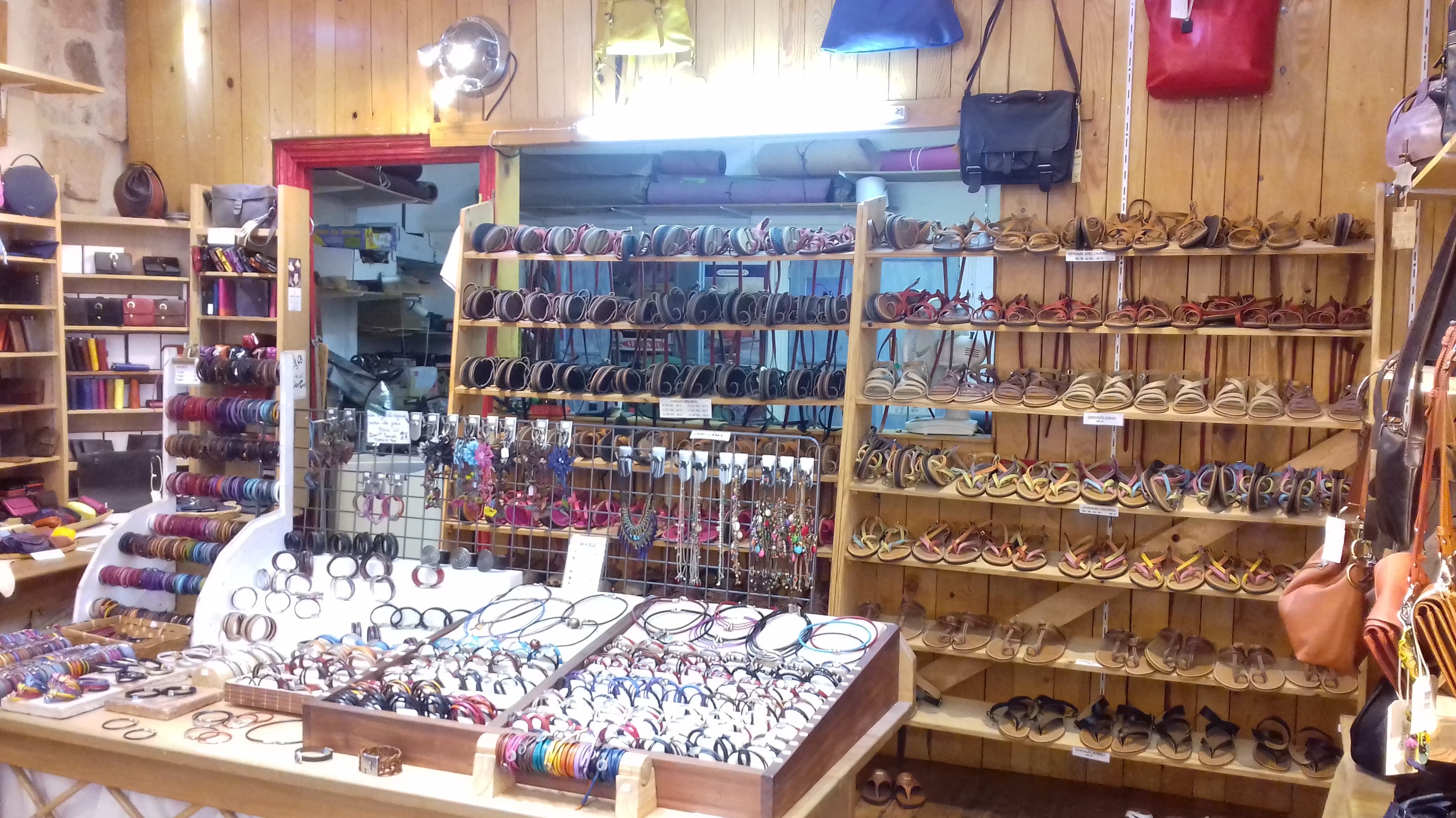 Boutique atelier en ardèche - photo 3
