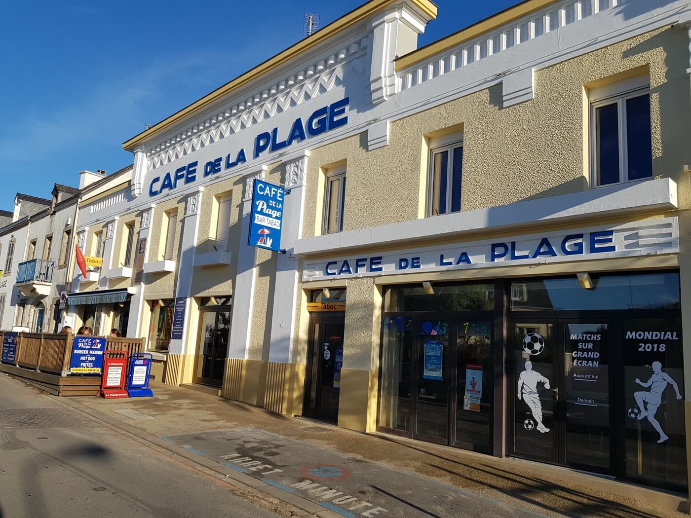 Le Pouldu, bord de mer, terrasse 80 places en été