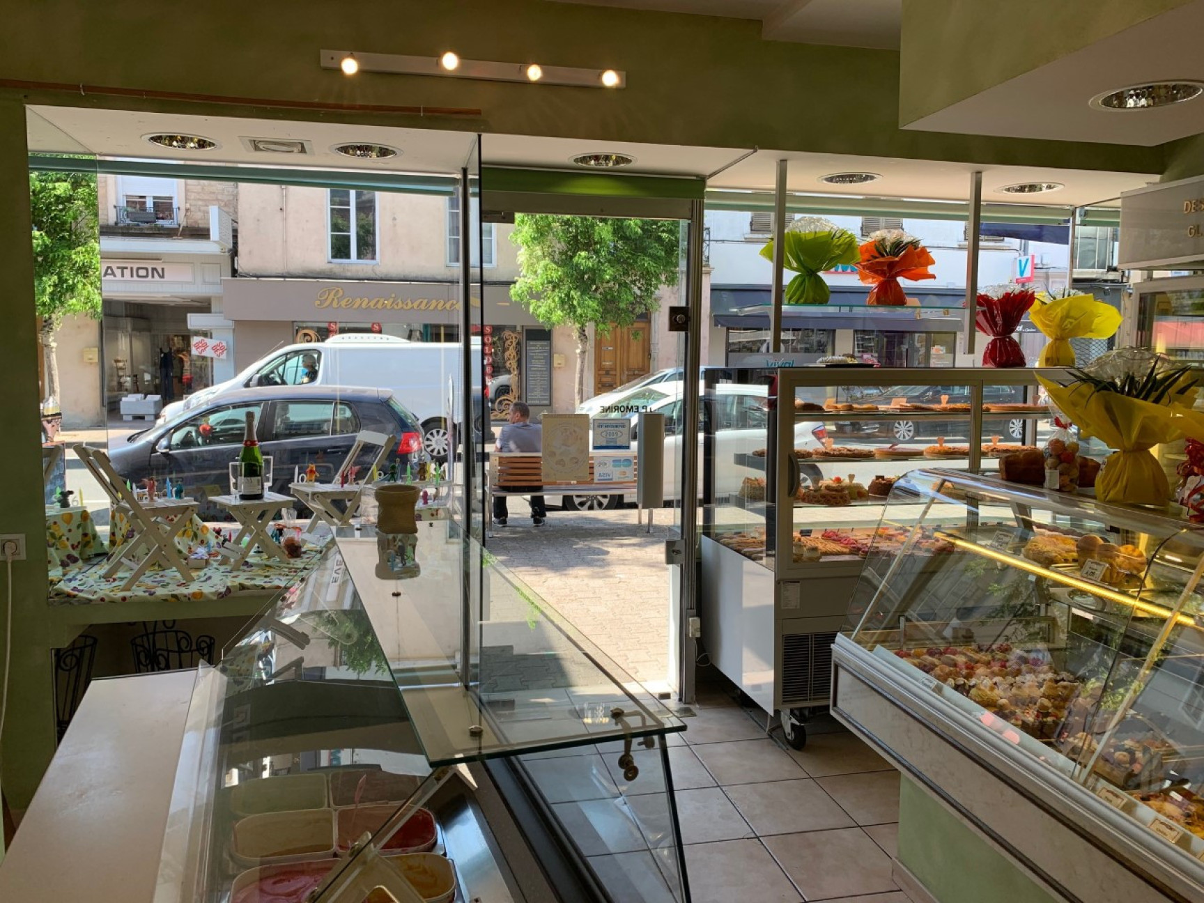 Pâtisserie Chocolaterie à 2 endroits stratégiques