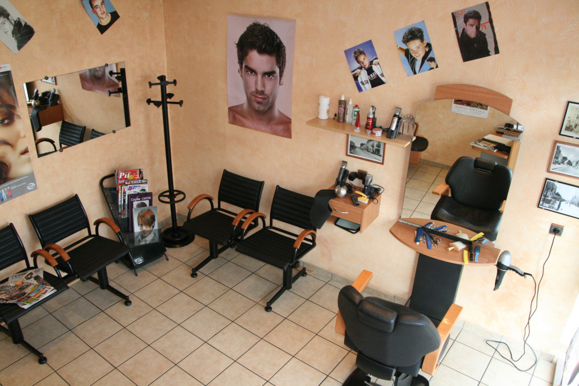 Salon de coiffure mixte 38m2 3 pièces 3 bacs et 3 coiffages rue passagère