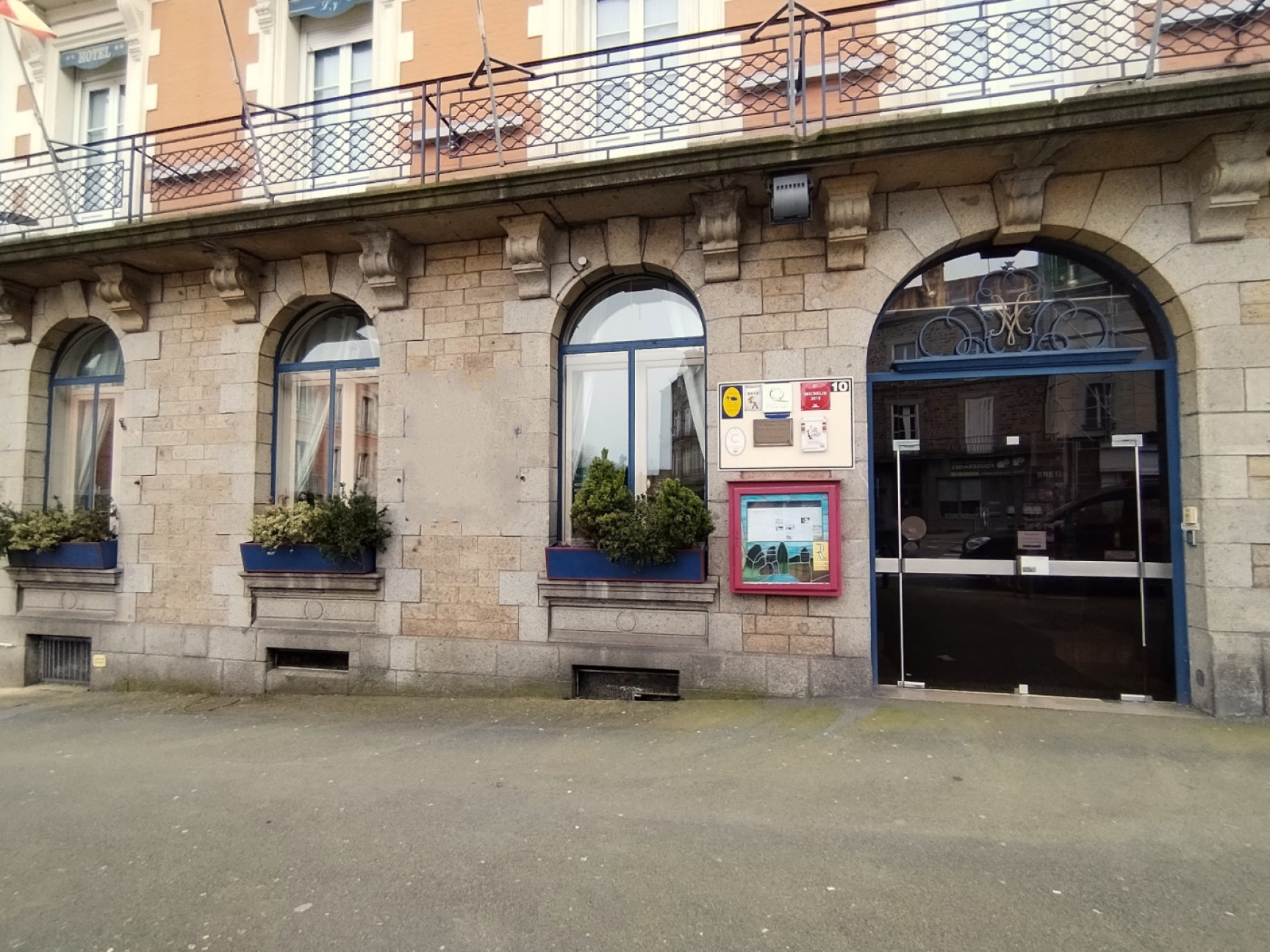 Restaurant emblématique 90 couverts centre-ville de Fougères