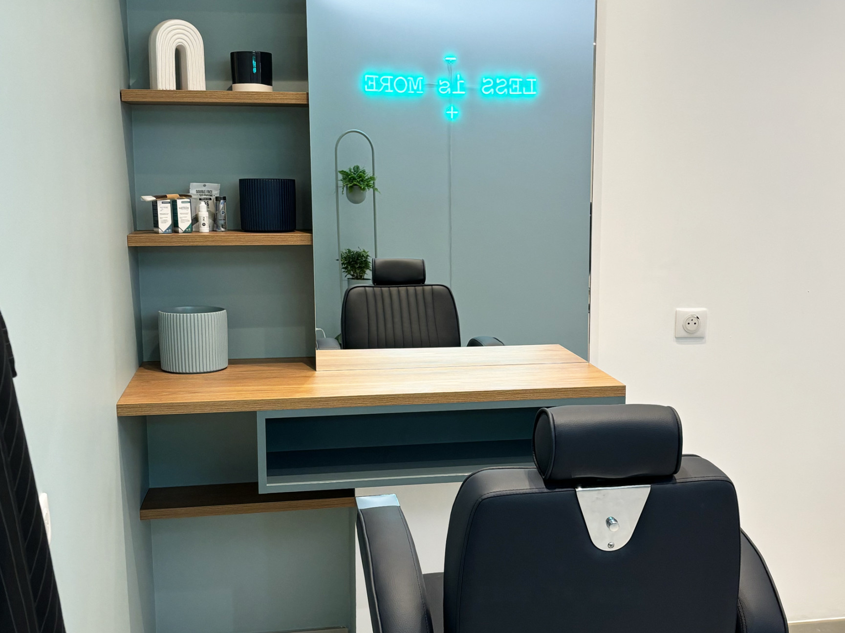 Salon coiffure / Prothésie capillaire / Barber 104 m² clés en main