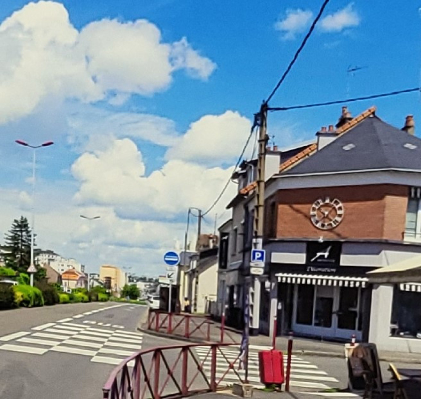Vend fond commerce de décoration , ou pas de porte , ou droit au bail .